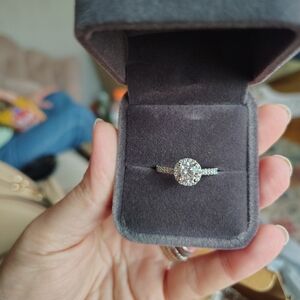 Elegant Silver Diamond Ring